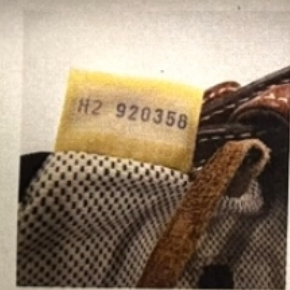 Dooney & Bourke Elegant Brown Crocodile Pattern Hand Bag - Picture 8 of 9